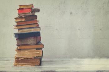 9 livros sobre vendas que você precisa incluir em sua biblioteca de negócios